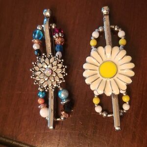 2 Flexiclips as shown